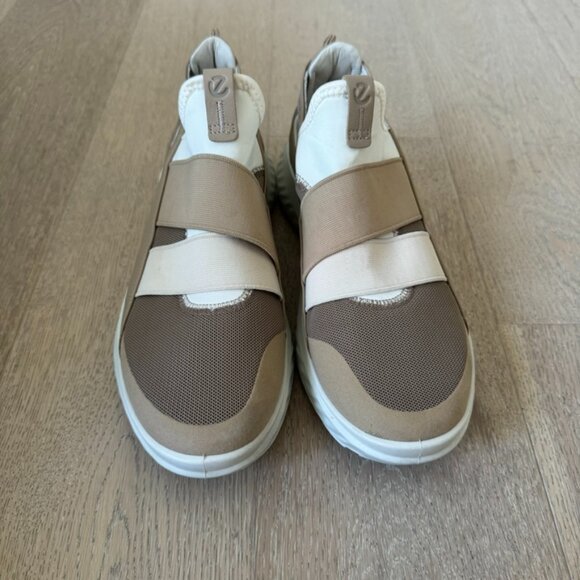 ECCO Women's St.1 Lite Slip On Sneaker 39 / 8 - Picture 2 of 4